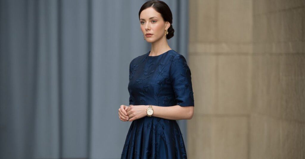 what is semi formal attire for ladies​